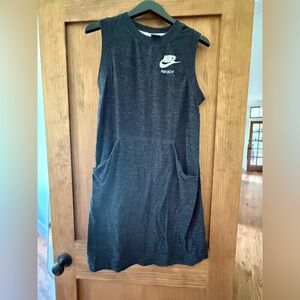 Women’s Nike Dress Medium in gray